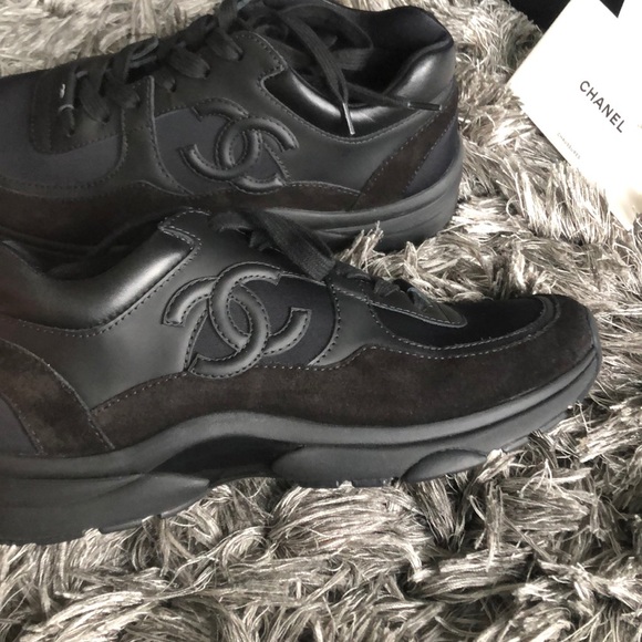 (SOLD)9.5/10 Condition CHANEL SNEAKERS - Picture 2 of 4